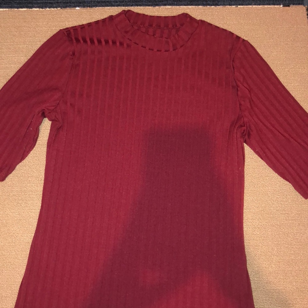 Hollister medium maroon turtle neck
